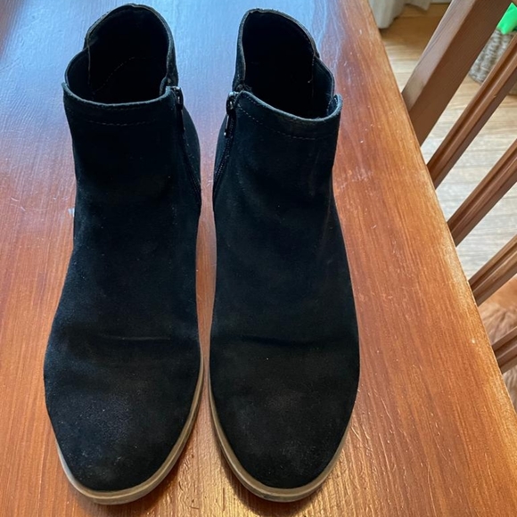 Black Kensie sz 8 booties - Picture 2 of 2